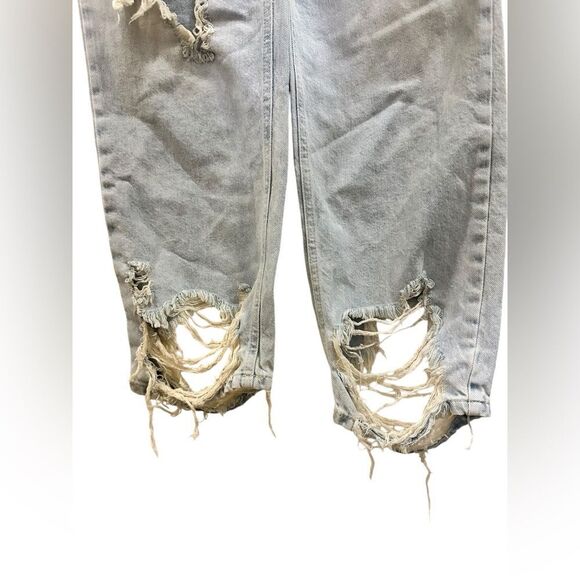 We the Free high Rise relaxed fit Distressed Jeans, Raw Hem, light wash size 25 - Picture 4 of 7
